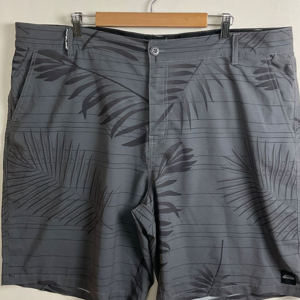 Pipe Line Shorts‎ Men's 48 Gray Leaf Print